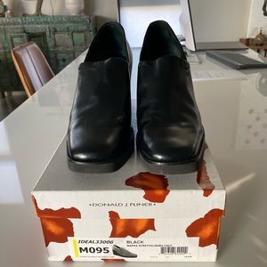 Donald J Pliner, Black Napa Stretch/Baby Calf, 3” heel height